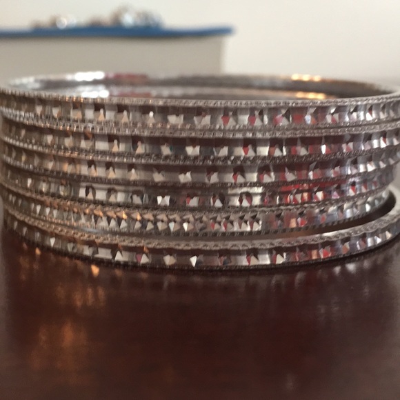 6 Silver Bangles - Picture 3 of 3